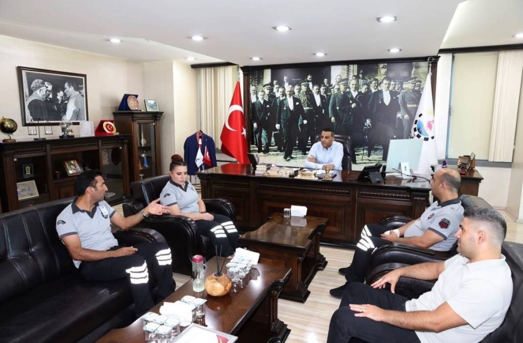Belediye başkanının aracı kurşunlandı! Korkunç olay 2